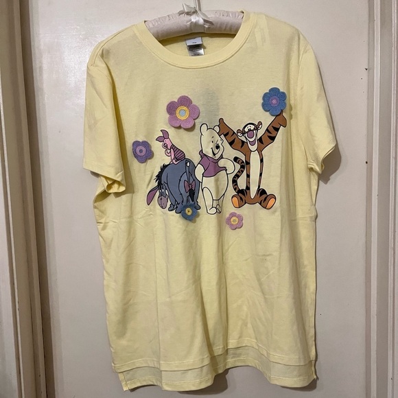NWT woman’s Winnie the Pooh crochet character tee - Picture 1 of 7